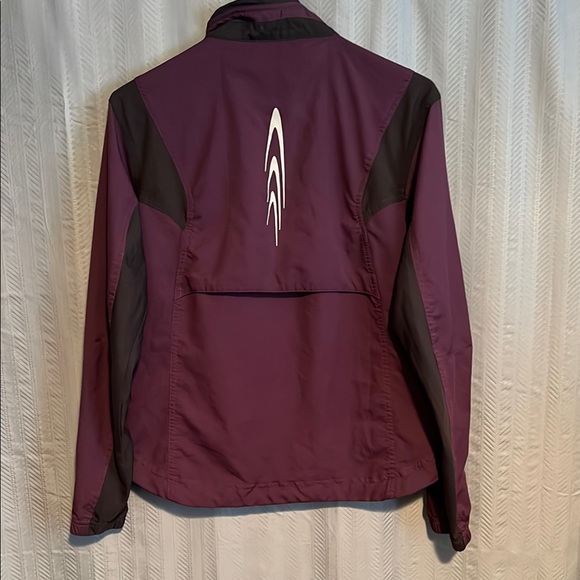 Brooks For Women Jacket - Picture 2 of 10